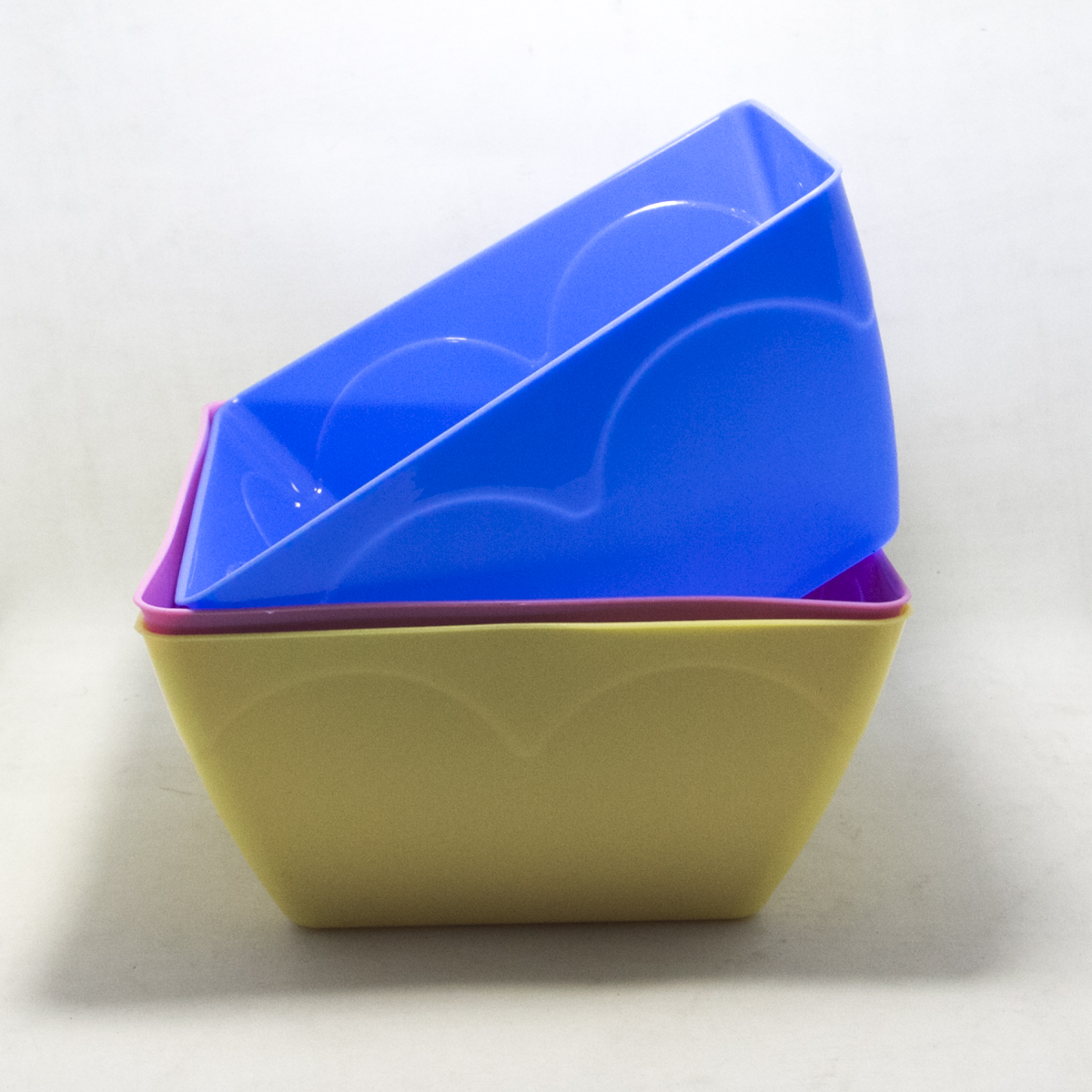 ENSALADERA CUADRADA PLASTICA 2.5LTS