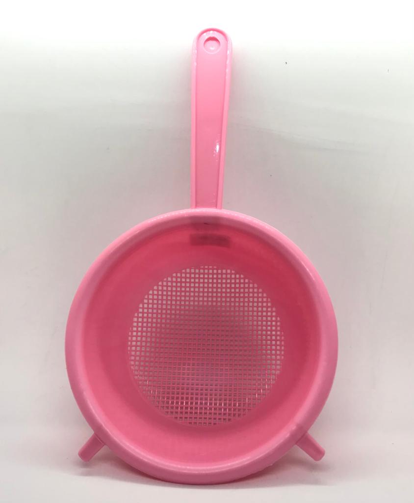 COLADOR PLASTICO CON MANGO 19CM
