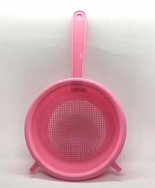 COLADOR PLASTICO CON MANGO 19CM